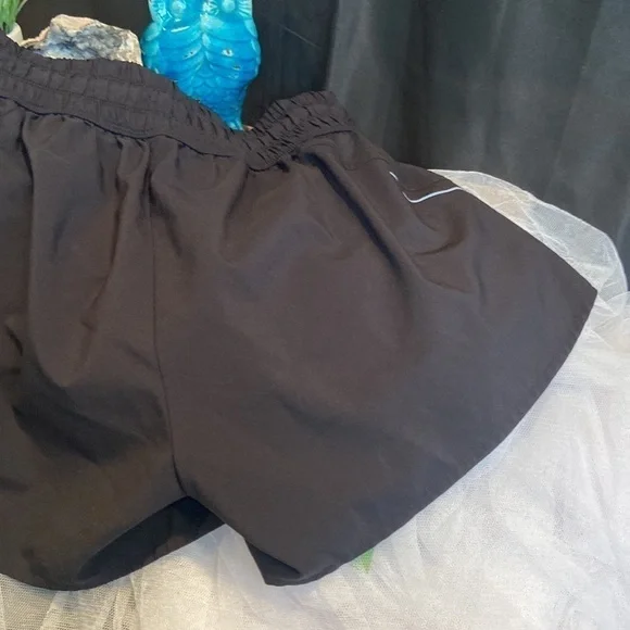 All in Motion Running Shorts 💕 - Picture 3 of 4